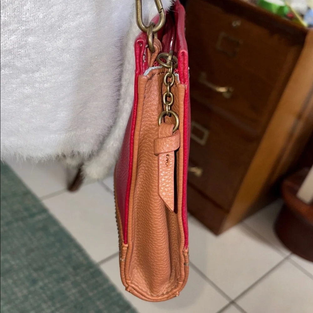 The SAK crossbody bag wristlet clutch. Pebbled Leather red/brown brass HW NWOT